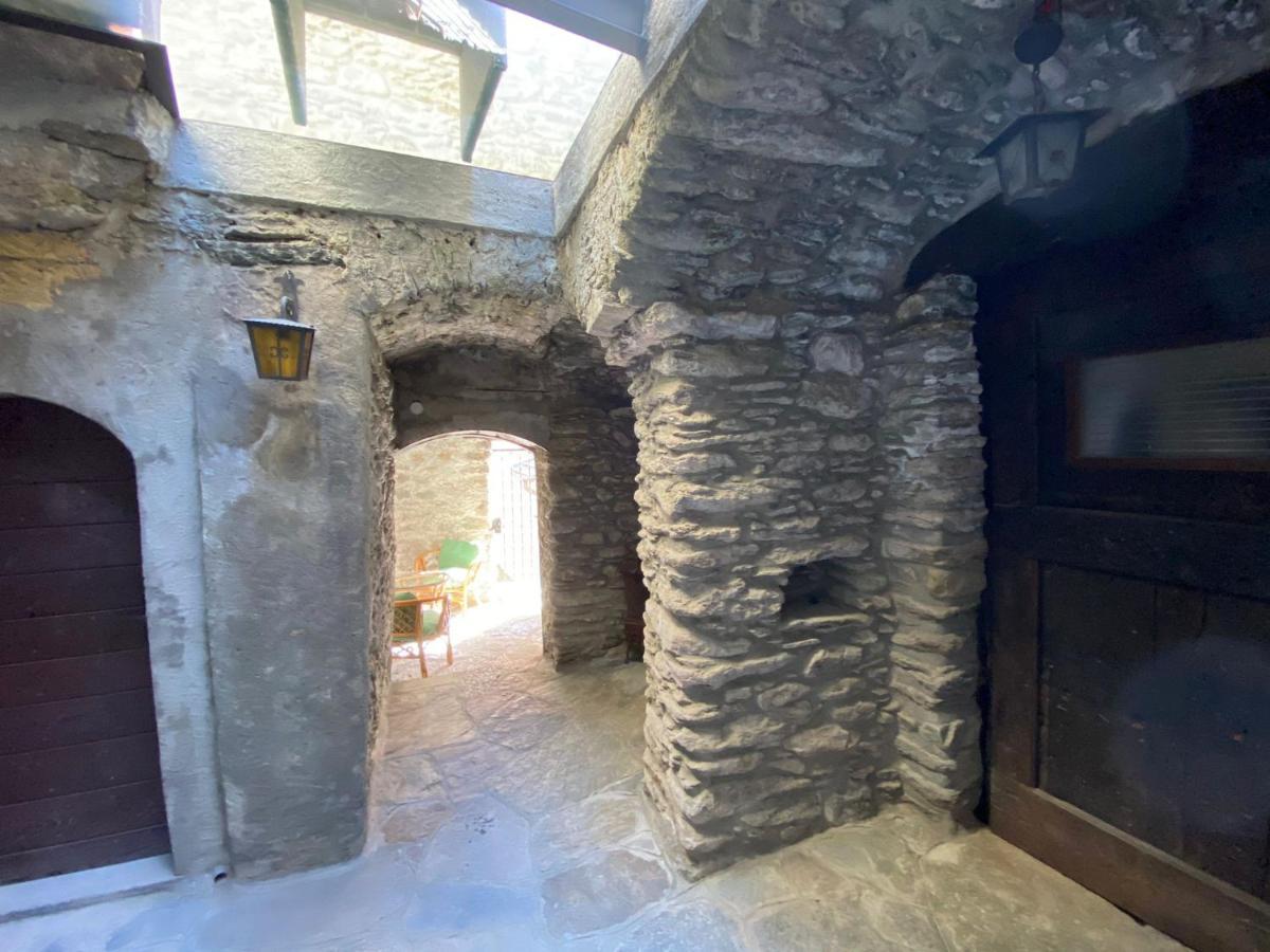 Independent Stone House With Lake View Musso Exterior photo