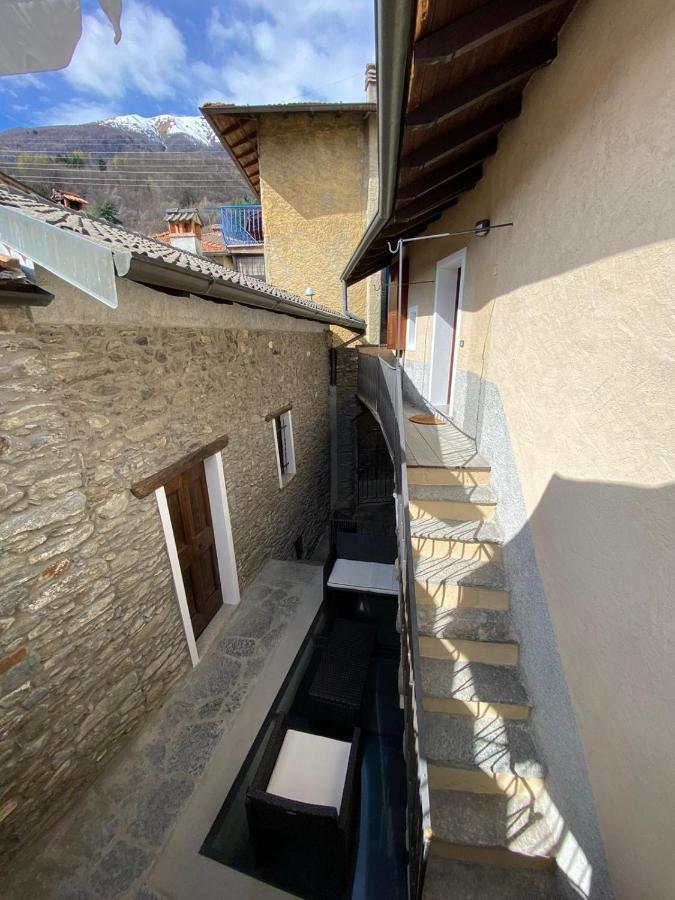 Independent Stone House With Lake View Musso Exterior photo